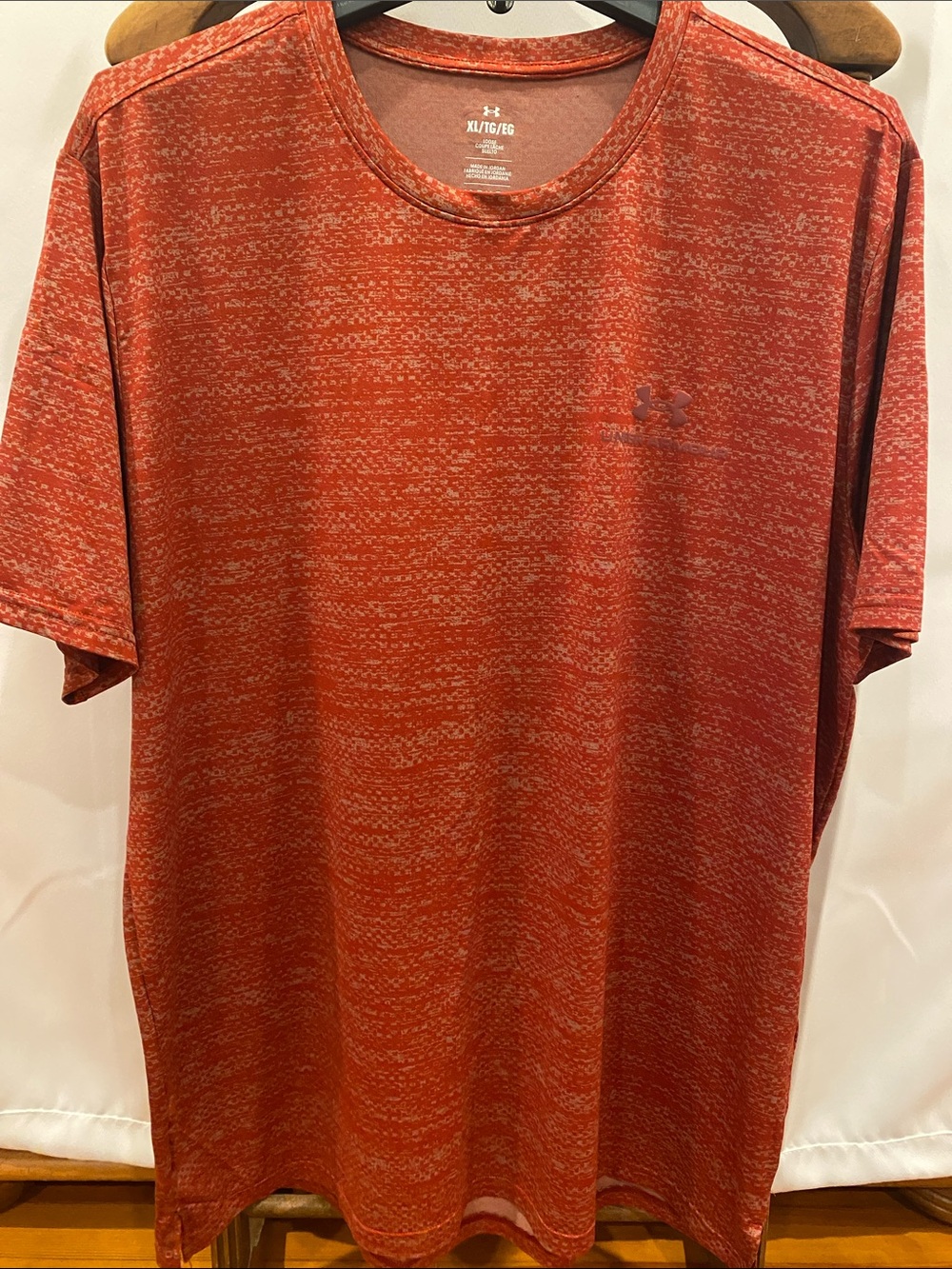 Under Armour Men’s Heathered Red-Orange Short-Sleeve Performance Tee